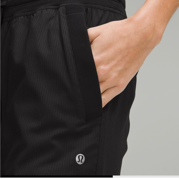 Dance Studio Relaxed-Fit Mid-Rise Cargo Pant ,Size S ,black,brand new with tags. - Picture 7 of 8